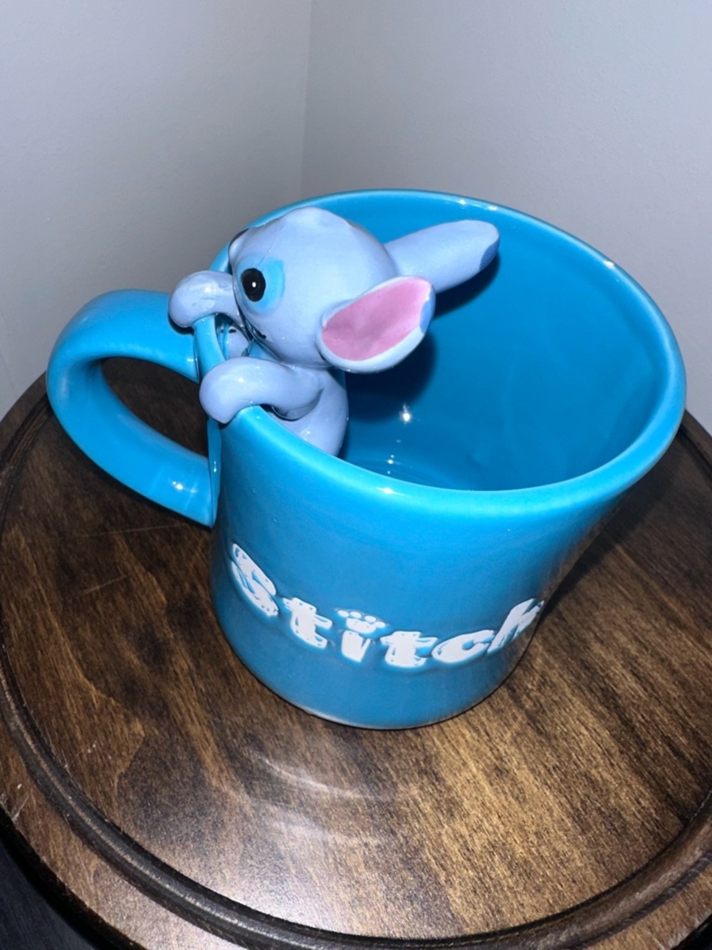 Disney Lilo & Stitch 3D Sculpted Peeking Stitch Blue Ceramic Coffee Mug Zrike - Picture 2 of 10